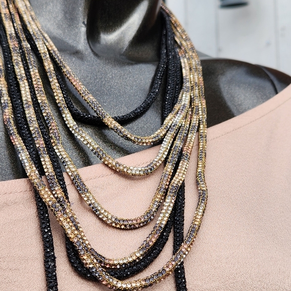 Elegant Multicolor Layered Necklace - Snake print - Picture 5 of 12